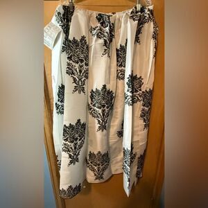 Damsel in this Dress Tulip Skirt White & Black Gorgeous Renaissance One Size NWT